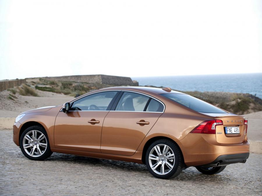 Volvo S60 T6 2010 года  (фото 7 из 11)